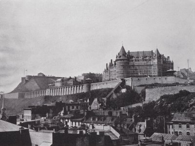 Das Chateau und die Zitadelle von der Unterstadt, Quebec von Photographer Canadian