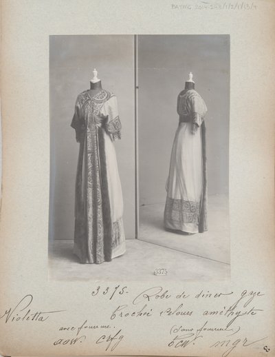 Albumseite: House of Worth, Abendkleid von Photographer French