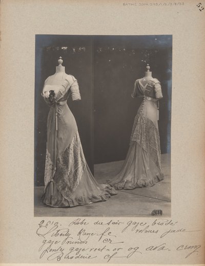 Albumseite: House of Worth, Abendkleid von Photographer French