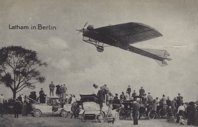 Der französische Flieger Hubert Latham in Berlin von Photographer German