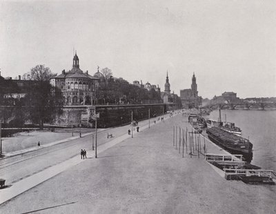 Königliches Belvedere und Dampfschifflandeplatz von Photographer German