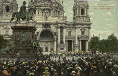 Mittagskonzert im Lustgarten, Berlin von Photographer German