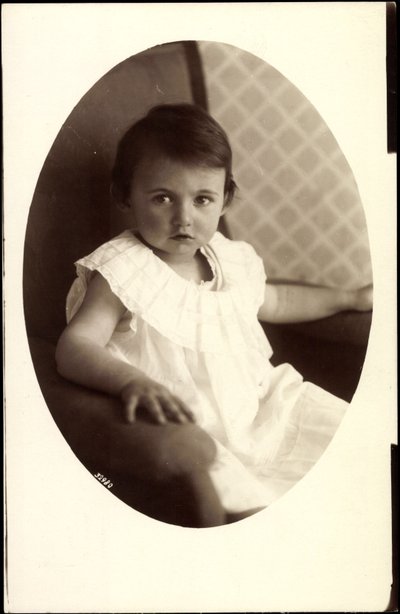 Passepartout Ak Prinzessin Hilda von Bayern als kleines Mädchen (s/w Foto) von Photographer German