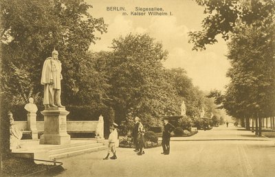 Siegesallee und Statue von Kaiser Wilhelm I., Berlin von Photographer German