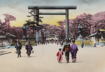 Japan, ca. 1912: Das enorme bronzene Torii für Shokonsha oder Geisterbeschwörungs-Schrein für gefallene Soldaten in nationalen Konflikten, Tokio von Photographer Japanese