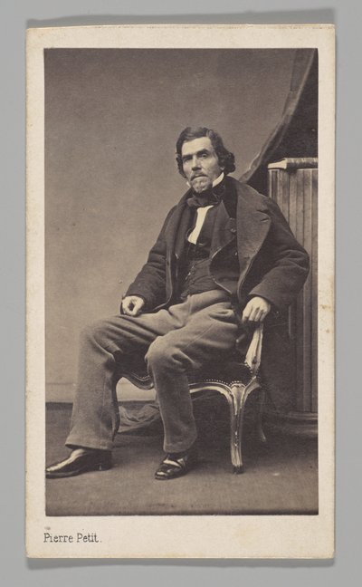 [Atelierporträt: Eugène Delacroix auf einem Stuhl sitzend] von Pierre Petit