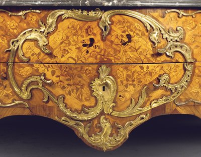 Detail einer Louis XV Kommode, verkauft von Adrien Delorme von Pierre Roussel