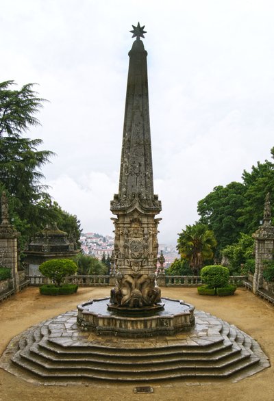 Santuário de Nossa Senhora dos Remédios Obelisk, Lamego, Portugal. 1738 von Portuguese School