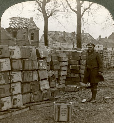 Verlassene deutsche Munition in der Nähe von Cambrai, Erster Weltkrieg, 1914-1918 von Realistic Travels Publishers