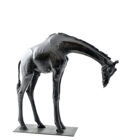 Große Giraffe mit gesenktem Kopf, modelliert 1909-10, gegossen vor 1913 von Rembrandt Bugatti