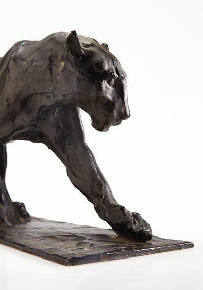 Panther im Gehen, Hinterbein erhoben, ca. 1904 von Rembrandt Bugatti