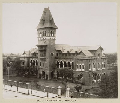 Krankenhäuser Byculla Railway Hospital, Indien, ca. 1930 von John Pardon
