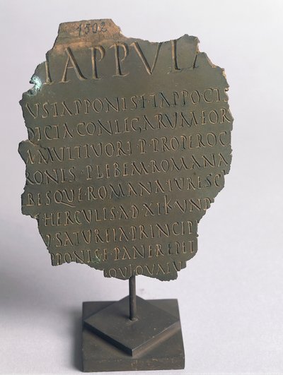 Lex Tappula, Fragment eines satirischen Gesetzes, das von einem geselligen Kreis aus Vercelli verfasst wurde, Parodie in derselben Form wie römische Plebiszitgesetze, Teil der leges conviviales, die von Festo überliefert wurden, Bronze, römische Zivilisati von Roman