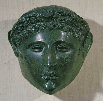 Maske von einem Paradehelm, aus Hirchova, Rumänien von Roman