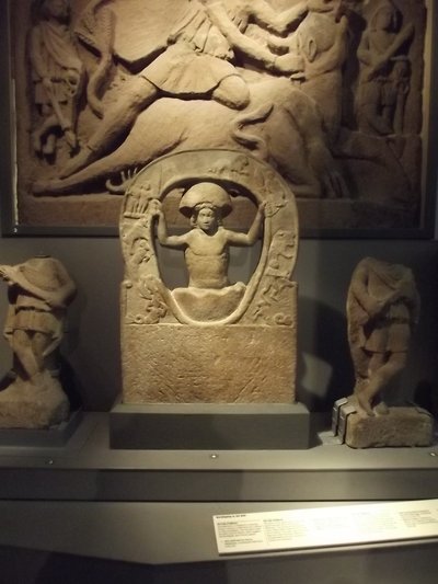 Die Geburt des Mithras aus dem Mithräum in Housesteads, 3. Jahrhundert n. Chr. von Roman