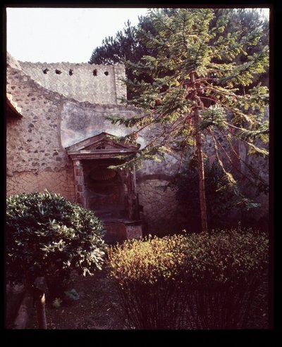 Lararium des Casa del Mobilio Carbonizzato (Haus der verkohlten Möbel), 5. Jahrhundert v. Chr. - 1. Jahrhundert n. Chr. von Roman Roman
