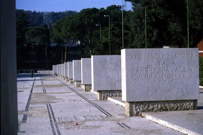 Rom, Foro Italico. Die Allee des Ruhms. Jeder Stein trägt eine Inschrift, die an einen Sieg erinnert von Roman Roman