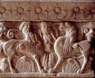 Ein Zentaur und ein Löwe, geschnitztes Kapitel in der Tribüne des Priorats von Romanesque