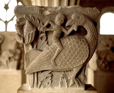Darstellung eines Kampfes zwischen einem Mann und einem Vogel (Kapitell des Kapitelsaals) von Romanesque