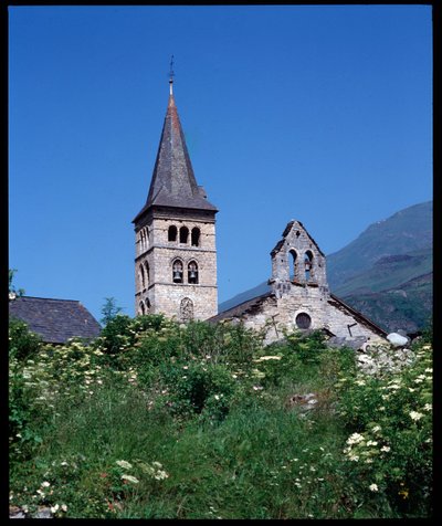 Ansicht der Kirche von St. Mary, Arties von Romanesque