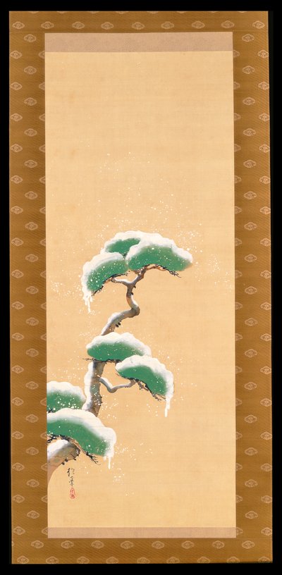 Hängerolle, die eine schneebedeckte Kiefer darstellt, aus einem Triptychon der drei Jahreszeiten, Japanisch, frühes 19. Jahrhundert von Sakai Hoitsu