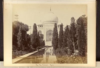 Agra: das Taj Mahal, vom Brunnen aus gesehen von Samuel Bourne