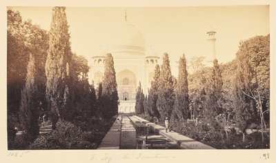 Agra; das Taj Mahal, vom Brunnen aus gesehen von Samuel Bourne
