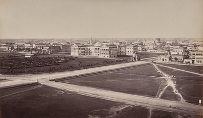 Kalkutta. Gesamtansicht. Das Regierungsgebäude im Vordergrund von Samuel Bourne