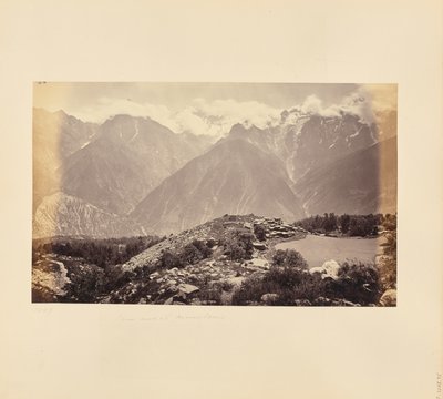 Chini und seine Berge von Samuel Bourne