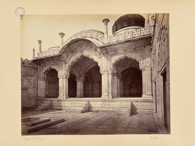 Delhi; der Palast, die Motee Musjid (Perlenmoschee) von Samuel Bourne