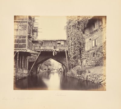 Srinuggur; eine Brücke über den Marqual-Kanal von Samuel Bourne