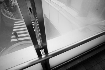Moderne Stadtüberquerung von Satoshi Hata