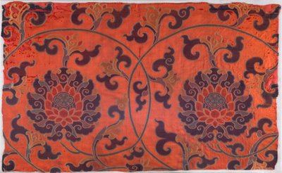 Fragment eines Textils mit Lotusblumenmuster von School Chinese