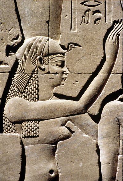 Altes Ägypten, Wandrelief, Göttin Isis, Tempel von Horus, Edfu, 237 - 57 v. Chr. von School Egyptian