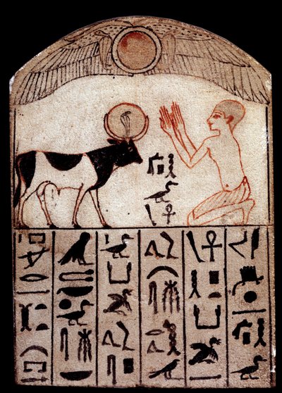 Antike Kunst: Serapeum-Stele (bemalter Kalkstein). Anbetung des Gottes Apis von School Egyptian
