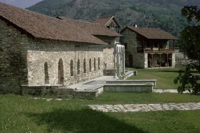 Refektorium und Gästehaus, spätes 12. Jahrhundert von Serbian School