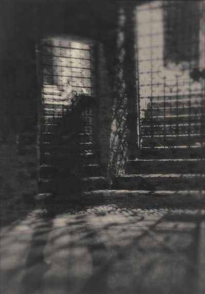 Geheimnisvolle Gittertreppe von Sheila Bernard
