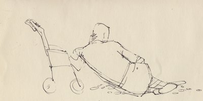 Mann lehnt sich gegen Kinderwagen am Strand, ca. 1950 von Shirley Markham