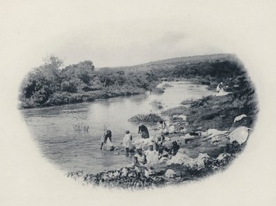 Wie Kleidung im Transvaal gewaschen wird (s/w Foto) von South African Photographer
