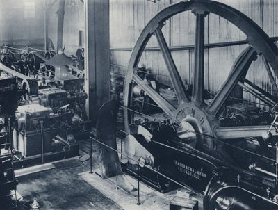 Innenansicht, Maschinen- und Dynamo-Raum, Crown Reef Gold Mining Company (s/w Foto) von South African Photographer