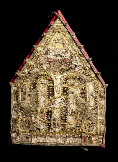 Bischofsmütze aus Gold, dekoriert mit Federmosaiken, hergestellt von spanischen Missionaren in Mexiko. 16. Jahrhundert von Spanish School