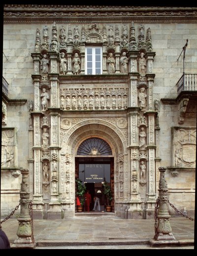 Ansicht des plateresken Portals des königlichen Krankenhauses von Spanish School