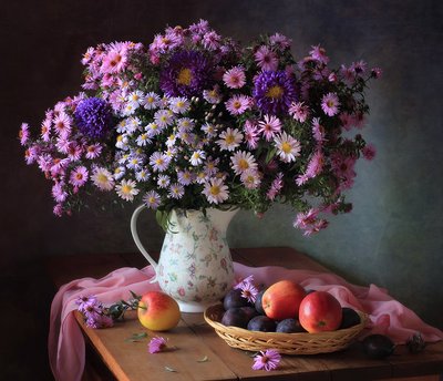 Astern und Herbstfrüchte von Tatyana Skorokhod