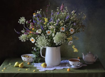 Sommer-Wildblumen-Tisch von Tatyana Skorokhod