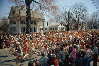 Der 77. Boston-Marathon beginnt hier von Ted Spiegel