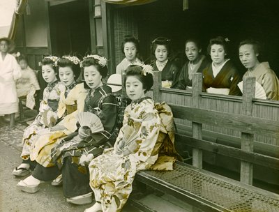 Porträt einer Geisha in Japan um 1900 - 1915 von Teijiro Takagi