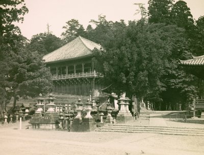 Ansicht des Nigatsu-Do buddhistischen Tempels in Nara, um 1900 - 1915 von Teijiro Takagi