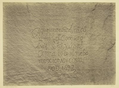 Historische spanische Aufzeichnung der Eroberung, Südseite des Inschriftfelsens, N.M. Geographische & Geologische Erkundungen & Erhebungen westlich des 100. Meridians. Expedition von 1873. -Leutnant Geo. M. Wheeler, Ingenieurkorps, Kommandant. von Timothy O