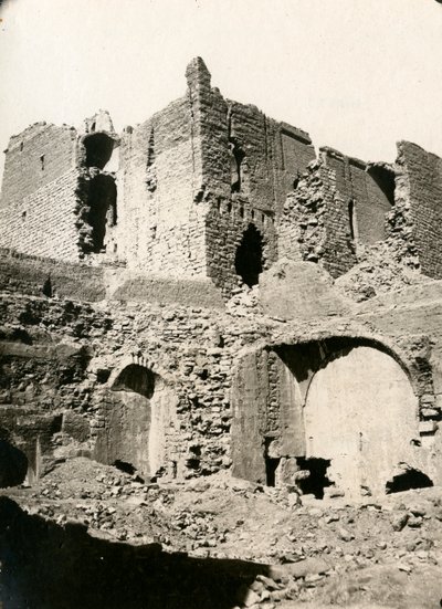 Kirche im Kloster St. Simeon, nordwestliche Ecke vor der Restaurierung, Assuan, Ägypten von Ugo Monneret de Villard