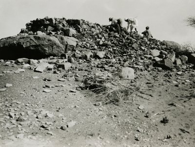 Ruinen in der Region Goz Regeb, Sudan, Fotografie von Ugo Monneret de Villard, um 1925 von Ugo Monneret de Villard